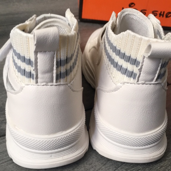 Kid’s shoes 👟 new - Picture 9 of 10